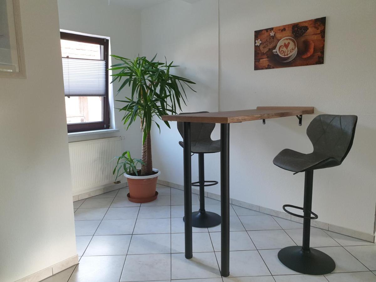 Ganze Ferienwohnung 5 Km Von Erfurt, Mit Kaffeevollautomat, Tv, Wlan, Boxspringbett, Schlafsofa Und Einkaufsmoeglichkeiten, Sehr Gute Anbindung Zur A71 Und A4, Kostenloser Oeff Parkplatz Fuer Pkw Und Transporter Elxleben Екстер'єр фото