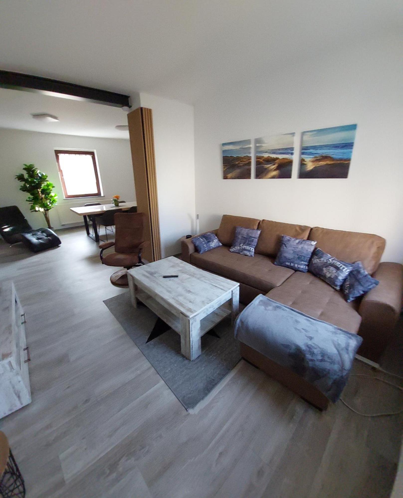 Ganze Ferienwohnung 5 Km Von Erfurt, Mit Kaffeevollautomat, Tv, Wlan, Boxspringbett, Schlafsofa Und Einkaufsmoeglichkeiten, Sehr Gute Anbindung Zur A71 Und A4, Kostenloser Oeff Parkplatz Fuer Pkw Und Transporter Elxleben Екстер'єр фото