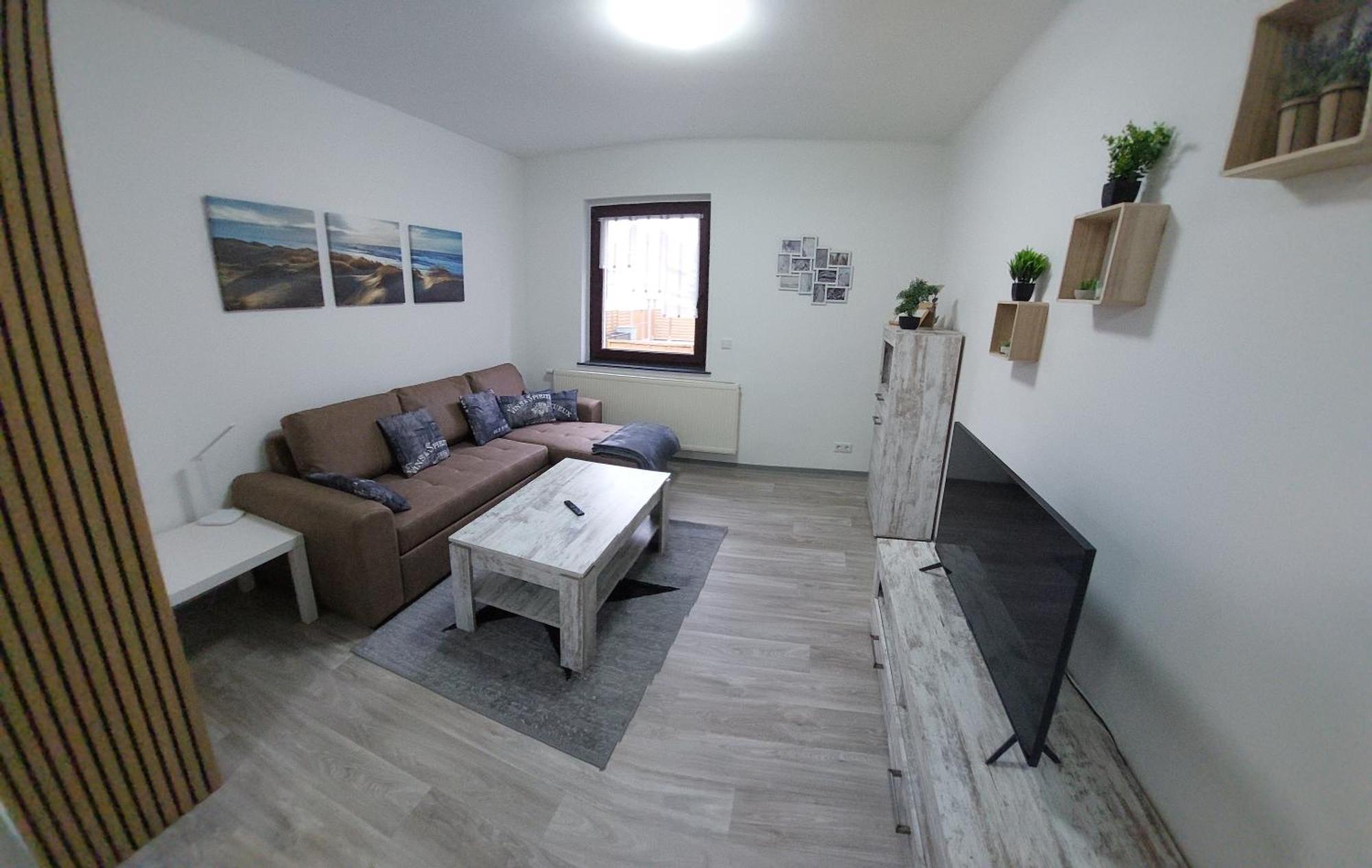 Ganze Ferienwohnung 5 Km Von Erfurt, Mit Kaffeevollautomat, Tv, Wlan, Boxspringbett, Schlafsofa Und Einkaufsmoeglichkeiten, Sehr Gute Anbindung Zur A71 Und A4, Kostenloser Oeff Parkplatz Fuer Pkw Und Transporter Elxleben Екстер'єр фото