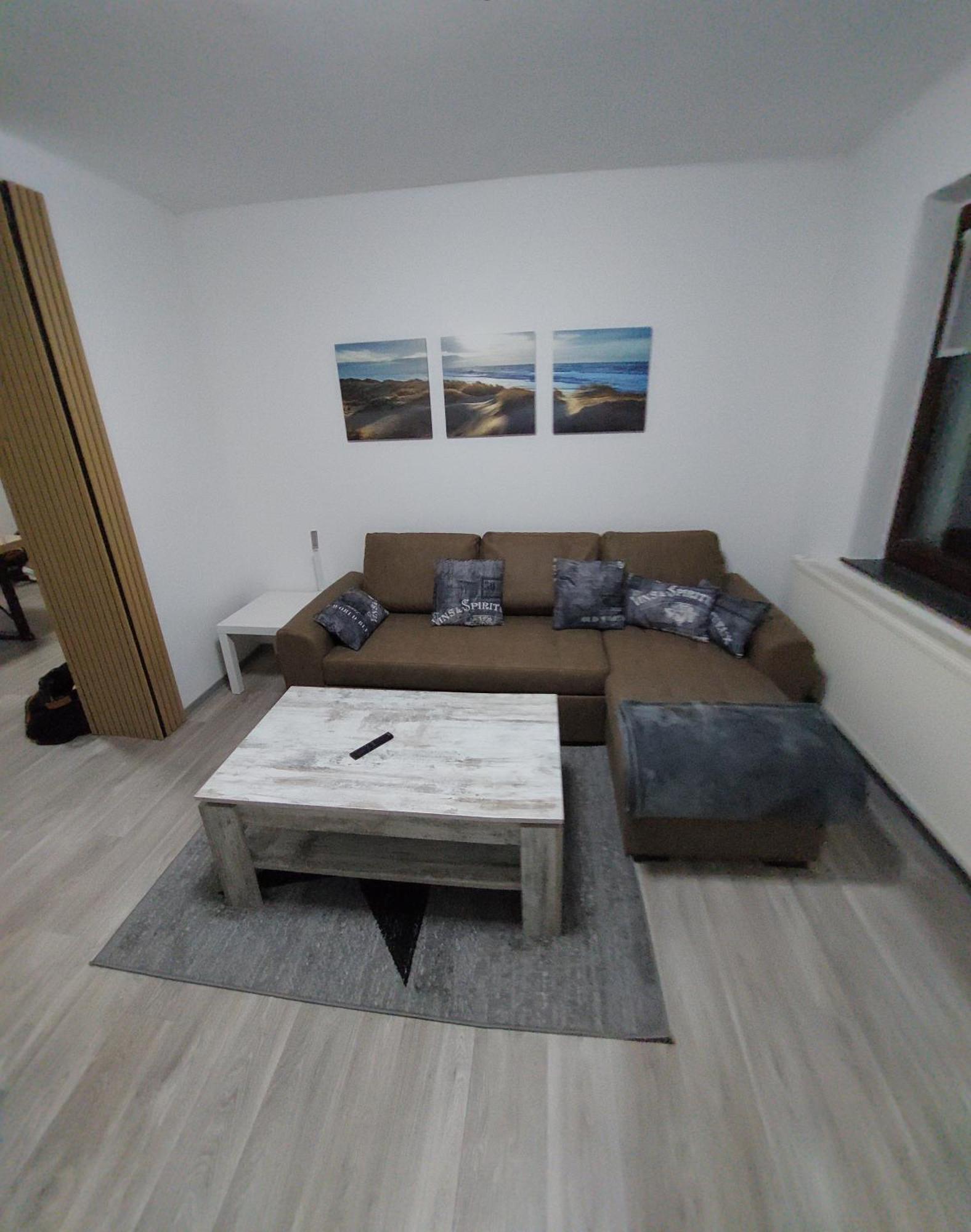 Ganze Ferienwohnung 5 Km Von Erfurt, Mit Kaffeevollautomat, Tv, Wlan, Boxspringbett, Schlafsofa Und Einkaufsmoeglichkeiten, Sehr Gute Anbindung Zur A71 Und A4, Kostenloser Oeff Parkplatz Fuer Pkw Und Transporter Elxleben Екстер'єр фото