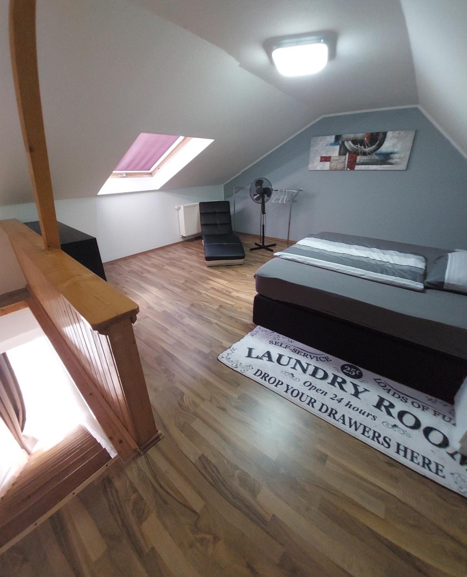 Ganze Ferienwohnung 5 Km Von Erfurt, Mit Kaffeevollautomat, Tv, Wlan, Boxspringbett, Schlafsofa Und Einkaufsmoeglichkeiten, Sehr Gute Anbindung Zur A71 Und A4, Kostenloser Oeff Parkplatz Fuer Pkw Und Transporter Elxleben Екстер'єр фото