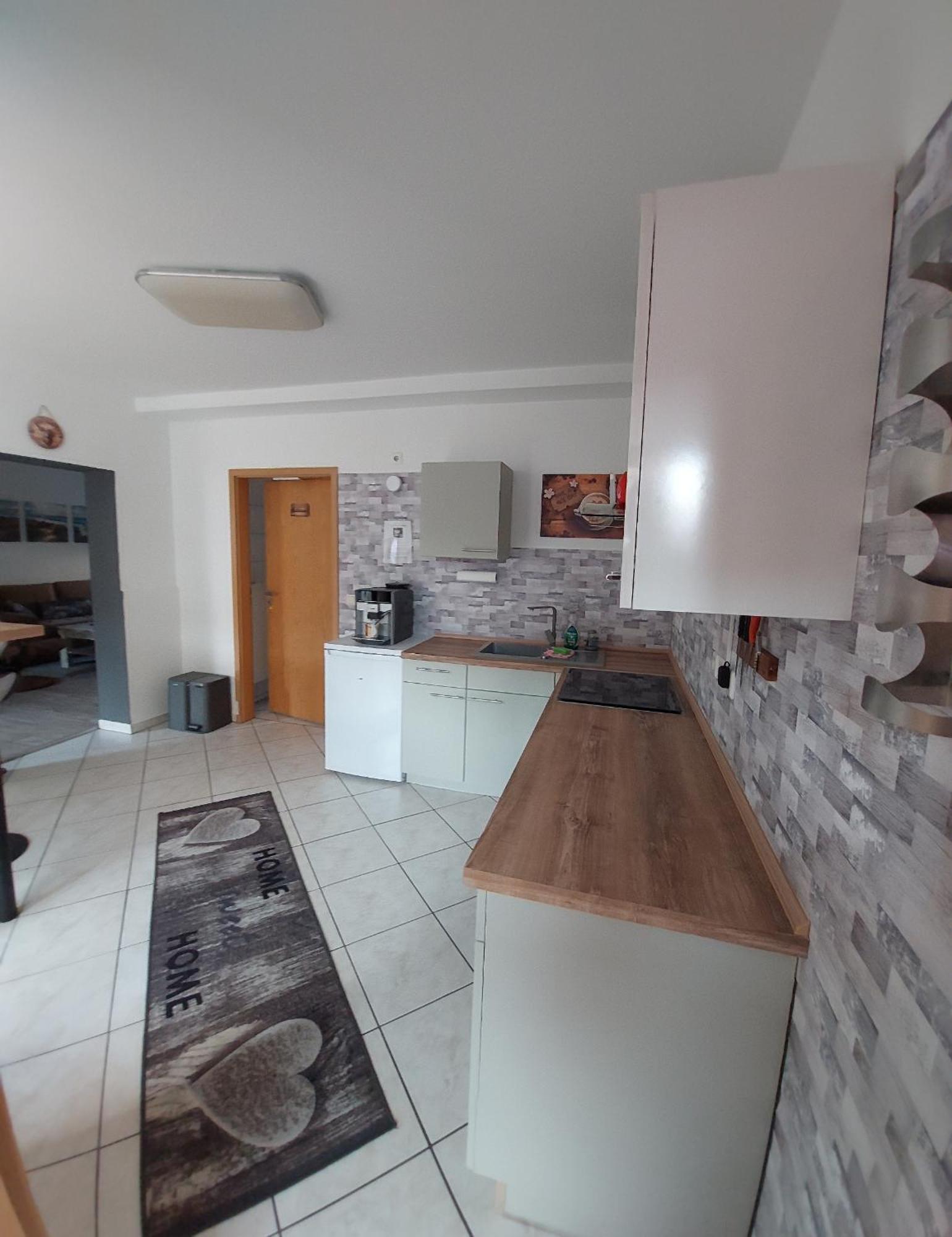 Ganze Ferienwohnung 5 Km Von Erfurt, Mit Kaffeevollautomat, Tv, Wlan, Boxspringbett, Schlafsofa Und Einkaufsmoeglichkeiten, Sehr Gute Anbindung Zur A71 Und A4, Kostenloser Oeff Parkplatz Fuer Pkw Und Transporter Elxleben Екстер'єр фото